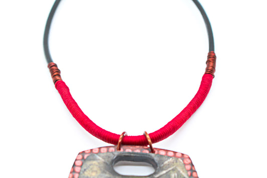 KD-1134 Artisan Rich Red Focal Silk Wrapped Leather Necklace