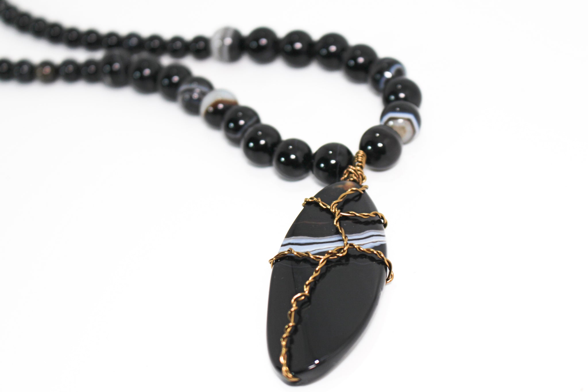 KD-0104 Black Onyx Agate 20 Inch Necklace w/ Wire Wrapped Pendant