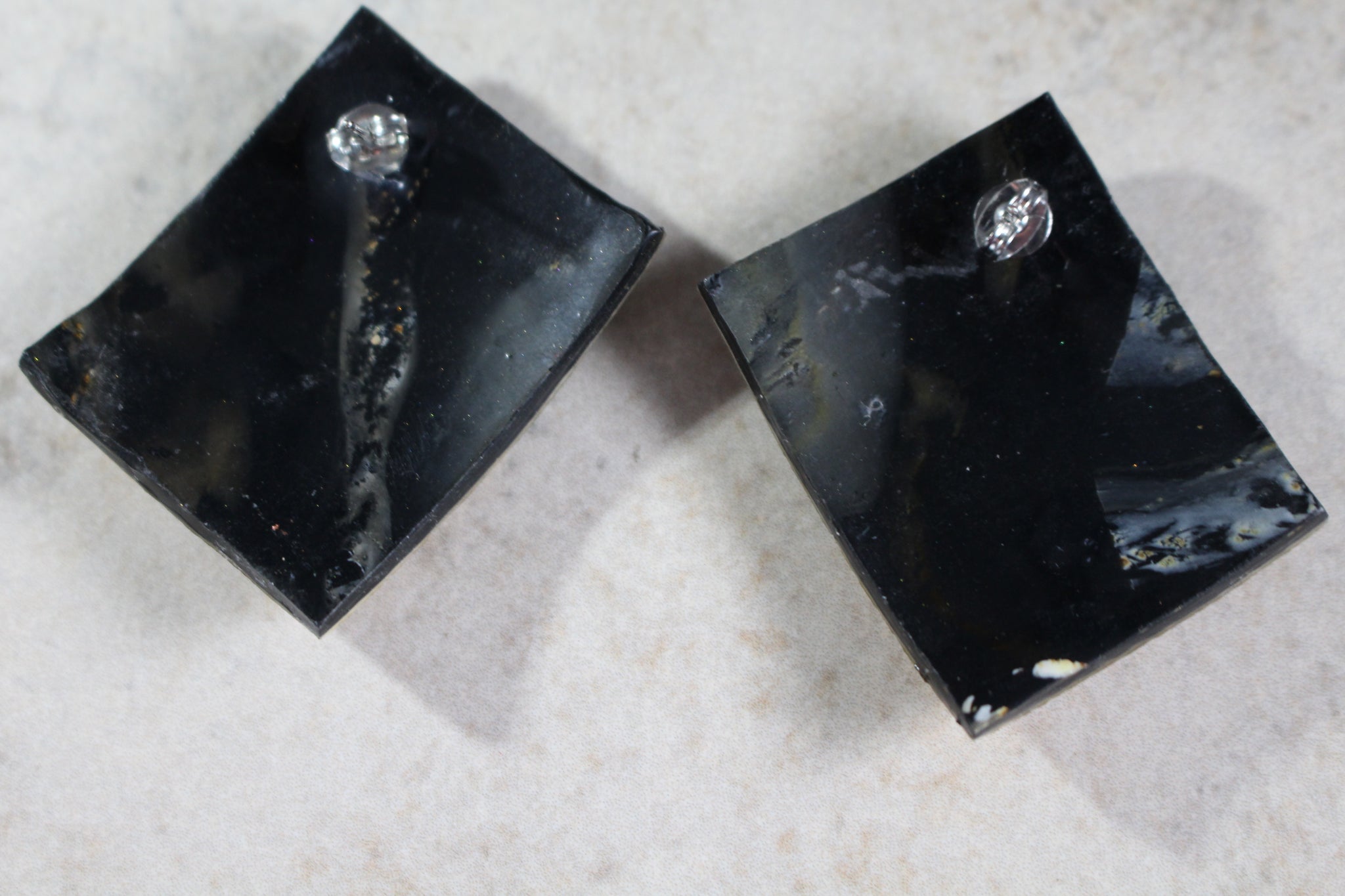 KD-0016 Crackle Effect Rectangular Post Earrings