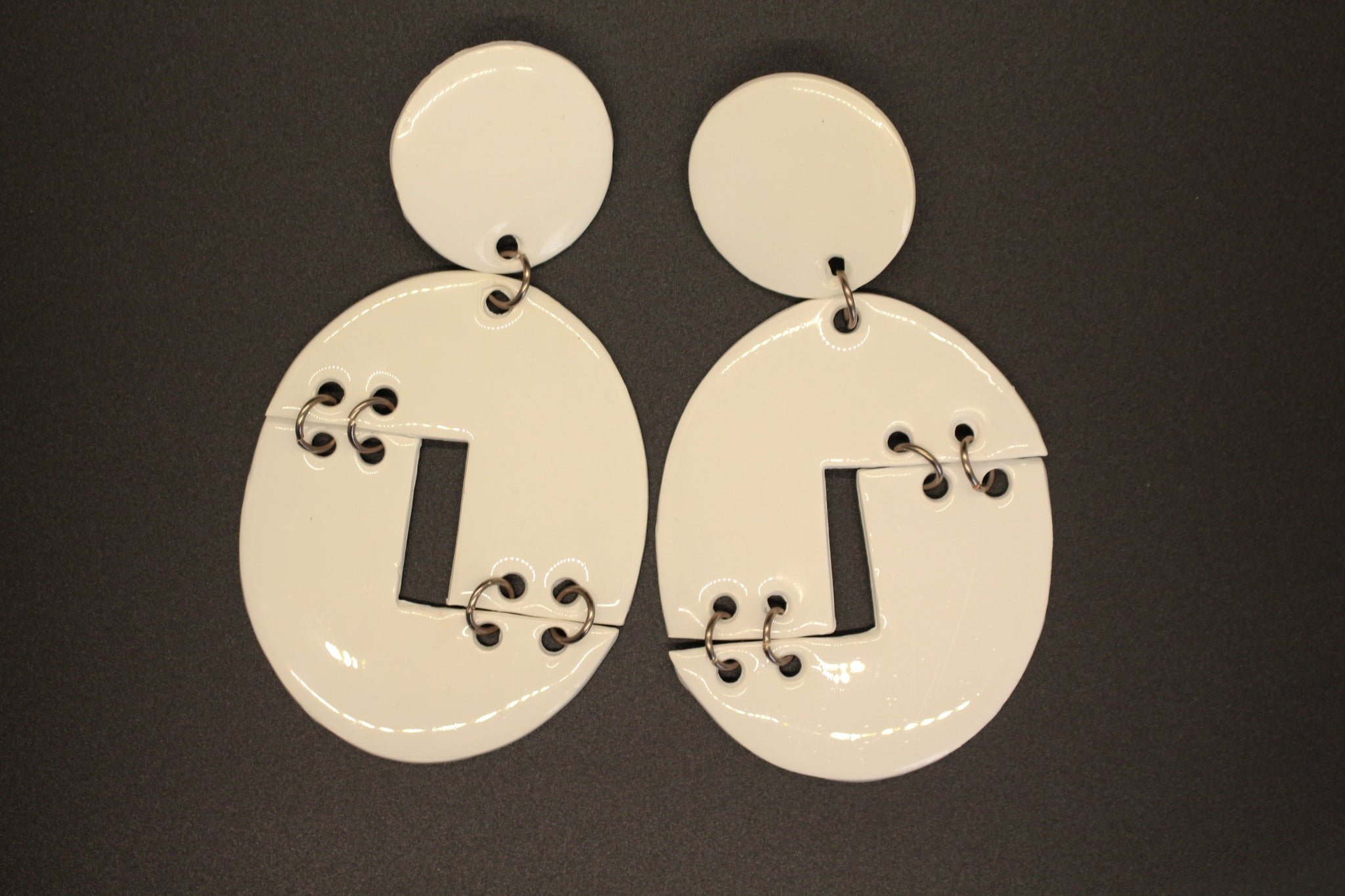 KD-0095c "Pya" White Earrings