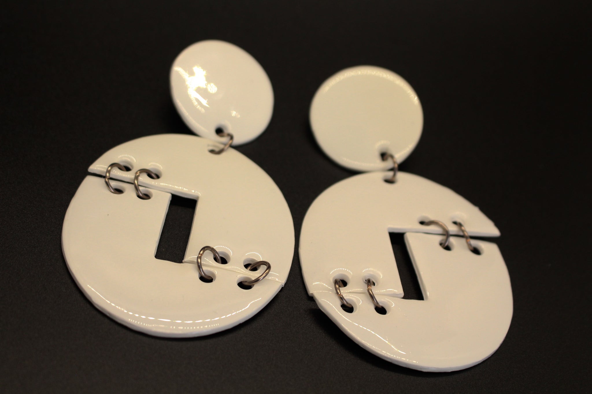 KD-0095c "Pya" White Earrings