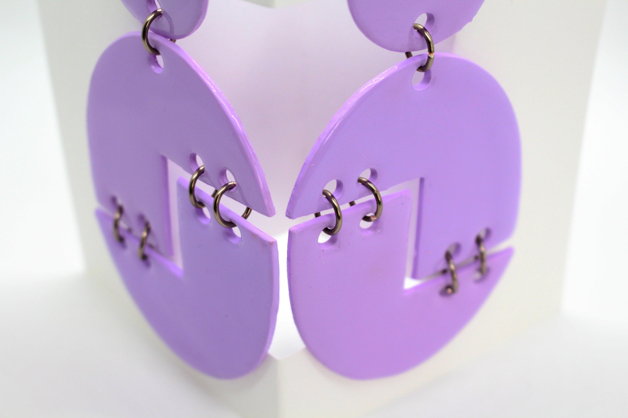 KD-0095b "Pya" Lilac Earrings