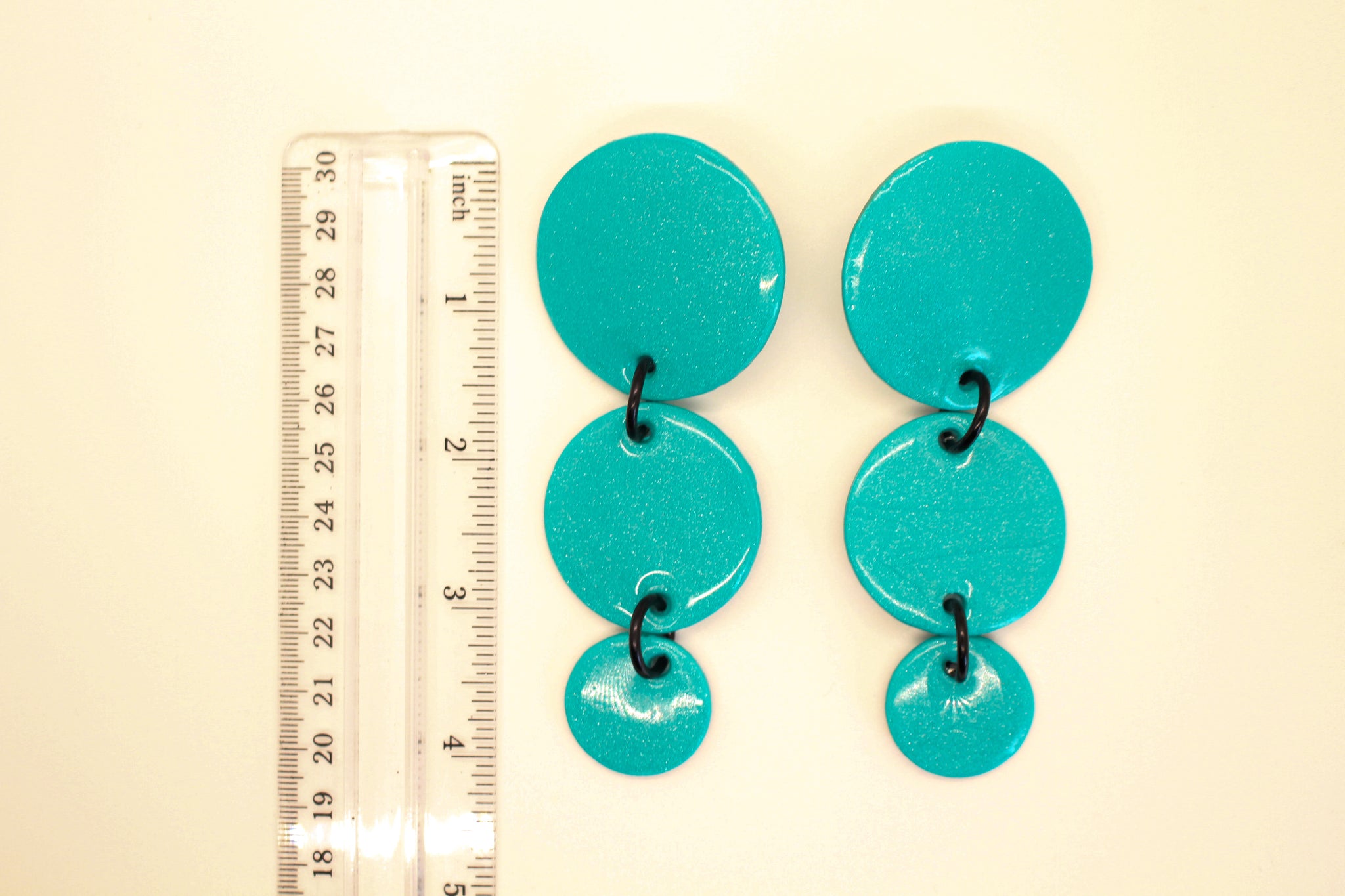 KD-1111d "Cori" 3 Tiered Graduated Round Drop Posts in Blue