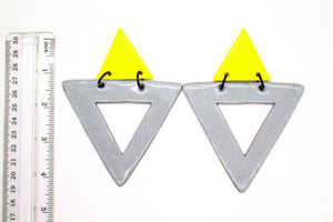 KD-1112b "Halle" Angular Drop Posts in Gray/Yellow