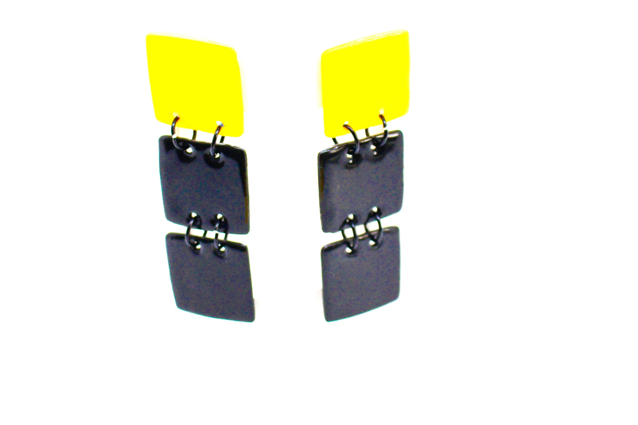 KD-1110b "Ivy" Modern 3 Tiered Drop Posts in Yellow/Black