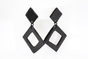 KD-1117b "Tina Black" Boldly Modern Drop Posts