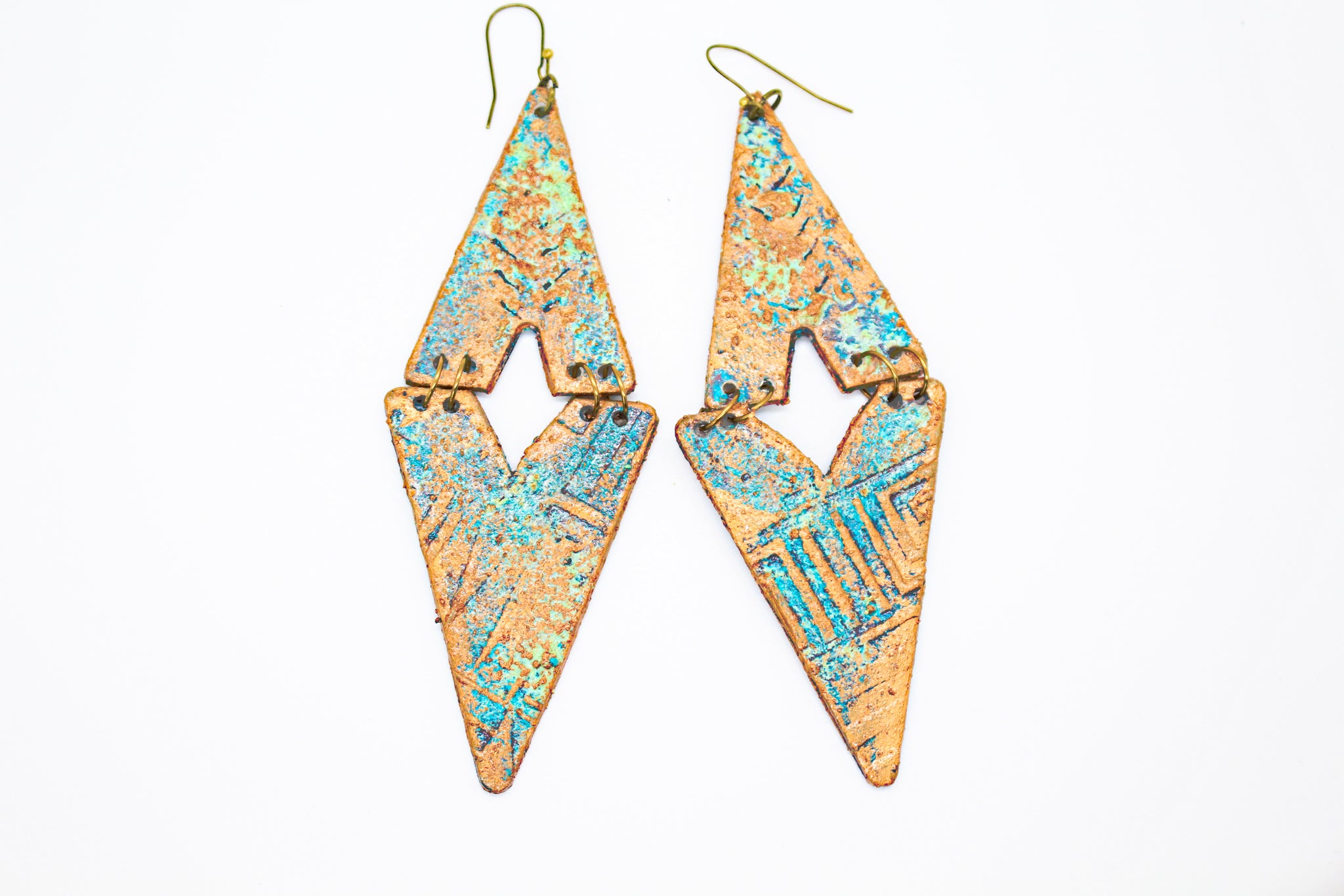 KD-1123 Artisan Patina Textured Boho Drops